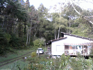 長野県菅平高原 ゆたか山荘 西側(坂上) 2025/10/08 08:00