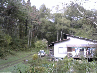 長野県菅平高原 ゆたか山荘 西側(坂上) 2025/10/08 08:15