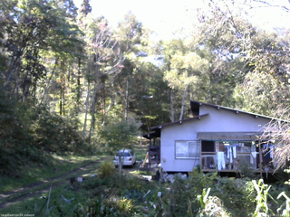 長野県菅平高原 ゆたか山荘 西側(坂上) 2025/10/08 11:45