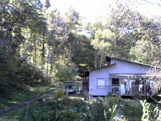 長野県菅平高原 ゆたか山荘 西側(坂上) 2025/10/08 12:00