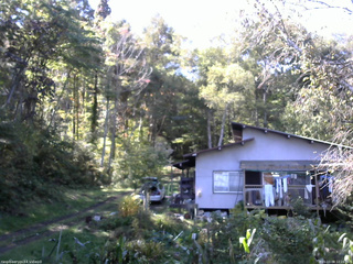 長野県菅平高原 ゆたか山荘 西側(坂上) 2025/10/08 12:15