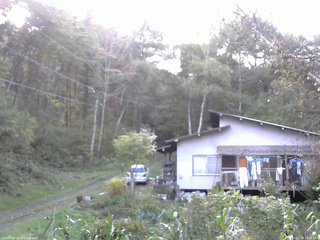 長野県菅平高原 ゆたか山荘 西側(坂上) 2025/10/08 15:15