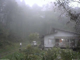 長野県菅平高原 ゆたか山荘 西側(坂上) 2025/10/08 16:15