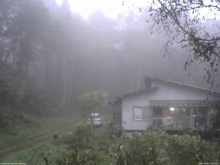 長野県菅平高原 ゆたか山荘 西側(坂上) 2025/10/09 07:15