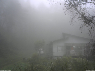 長野県菅平高原 ゆたか山荘 西側(坂上) 2025/10/09 08:30