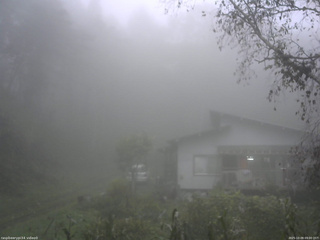 長野県菅平高原 ゆたか山荘 西側(坂上) 2025/10/09 09:00