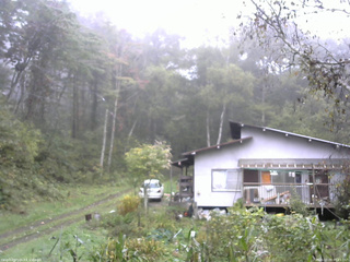 長野県菅平高原 ゆたか山荘 西側(坂上) 2025/10/09 09:15