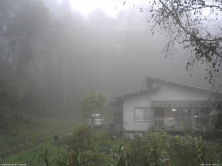 長野県菅平高原 ゆたか山荘 西側(坂上) 2025/10/09 10:00