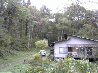 長野県菅平高原 ゆたか山荘 西側(坂上) 2025/10/09 14:00