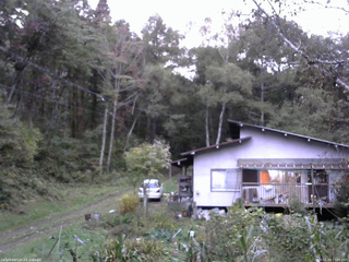 長野県菅平高原 ゆたか山荘 西側(坂上) 2025/10/09 17:00