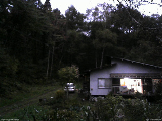 長野県菅平高原 ゆたか山荘 西側(坂上) 2025/10/09 17:30