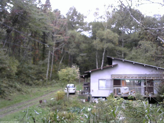長野県菅平高原 ゆたか山荘 西側(坂上) 2025/10/10 16:15
