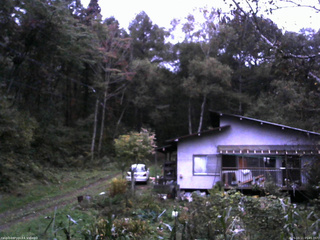 長野県菅平高原 ゆたか山荘 西側(坂上) 2025/10/11 05:45