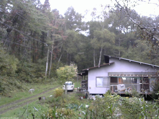 長野県菅平高原 ゆたか山荘 西側(坂上) 2025/10/11 08:00