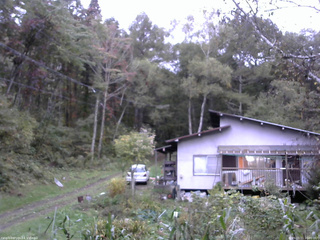 長野県菅平高原 ゆたか山荘 西側(坂上) 2025/10/11 16:00