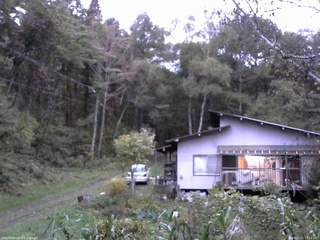 長野県菅平高原 ゆたか山荘 西側(坂上) 2025/10/11 17:15