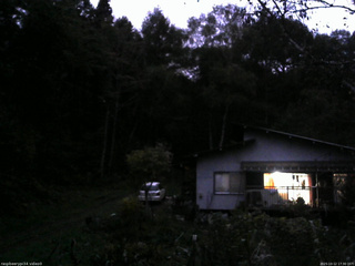 長野県菅平高原 ゆたか山荘 西側(坂上) 2025/10/12 17:30