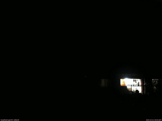 長野県菅平高原 ゆたか山荘 西側(坂上) 2025/10/12 18:00