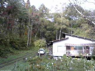 長野県菅平高原 ゆたか山荘 西側(坂上) 2025/10/15 08:15