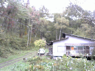 長野県菅平高原 ゆたか山荘 西側(坂上) 2025/10/15 08:45