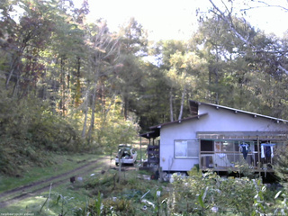 長野県菅平高原 ゆたか山荘 西側(坂上) 2025/10/15 13:00