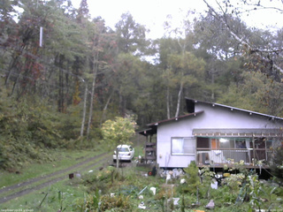 長野県菅平高原 ゆたか山荘 西側(坂上) 2025/10/16 16:00