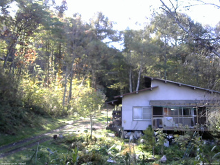 長野県菅平高原 ゆたか山荘 西側(坂上) 2025/10/17 14:00