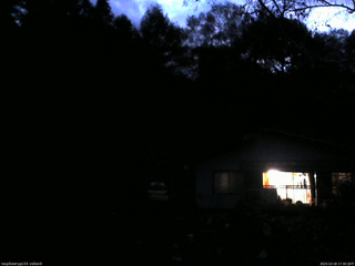 長野県菅平高原 ゆたか山荘 西側(坂上) 2025/10/18 17:30