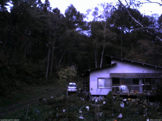 長野県菅平高原 ゆたか山荘 西側(坂上) 2025/10/22 05:45