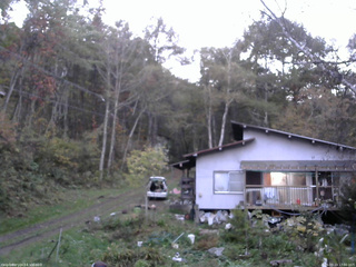 長野県菅平高原 ゆたか山荘 西側(坂上) 2025/10/23 17:00