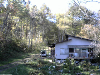 長野県菅平高原 ゆたか山荘 西側(坂上) 2025/10/24 12:00