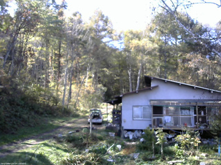 長野県菅平高原 ゆたか山荘 西側(坂上) 2025/10/24 12:45