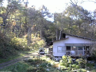 長野県菅平高原 ゆたか山荘 西側(坂上) 2025/10/24 14:00