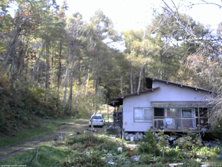 長野県菅平高原 ゆたか山荘 西側(坂上) 2025/10/25 12:15