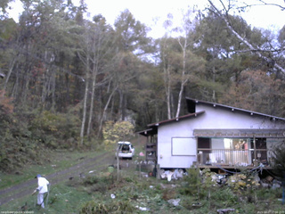 長野県菅平高原 ゆたか山荘 西側(坂上) 2025/10/27 17:00