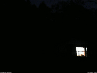 長野県菅平高原 ゆたか山荘 西側(坂上) 2025/10/28 05:30