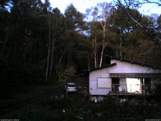 長野県菅平高原 ゆたか山荘 西側(坂上) 2025/10/28 05:45
