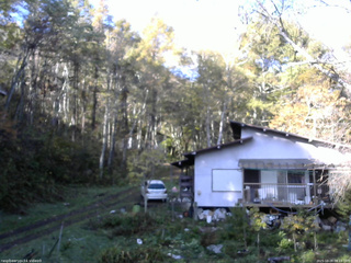 長野県菅平高原 ゆたか山荘 西側(坂上) 2025/10/28 08:15