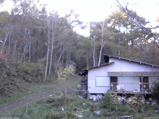 長野県菅平高原 ゆたか山荘 西側(坂上) 2025/10/28 15:00