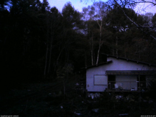 長野県菅平高原 ゆたか山荘 西側(坂上) 2025/10/29 05:45