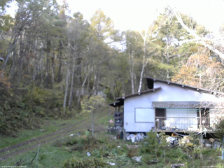 長野県菅平高原 ゆたか山荘 西側(坂上) 2025/10/29 08:00