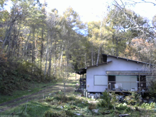長野県菅平高原 ゆたか山荘 西側(坂上) 2025/10/29 12:15