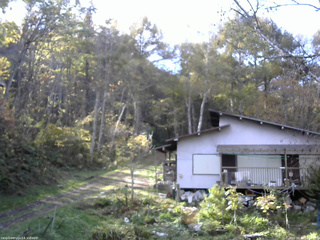長野県菅平高原 ゆたか山荘 西側(坂上) 2025/10/29 14:00