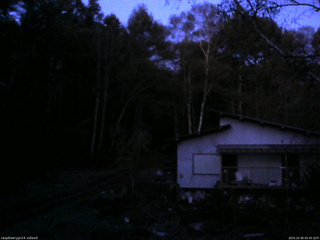 長野県菅平高原 ゆたか山荘 西側(坂上) 2025/10/30 05:45