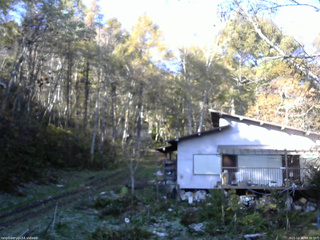 長野県菅平高原 ゆたか山荘 西側(坂上) 2025/10/30 08:30