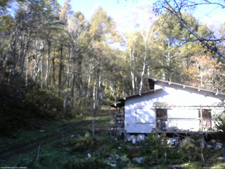 長野県菅平高原 ゆたか山荘 西側(坂上) 2025/10/30 09:00