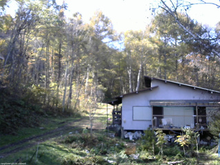 長野県菅平高原 ゆたか山荘 西側(坂上) 2025/10/30 12:45