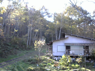 長野県菅平高原 ゆたか山荘 西側(坂上) 2025/10/30 14:15