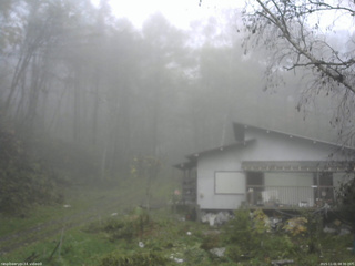 長野県菅平高原 ゆたか山荘 西側(坂上) 2025/11/01 08:30