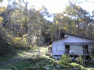 長野県菅平高原 ゆたか山荘 西側(坂上) 2025/11/01 13:45